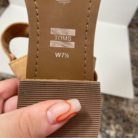 Toms Embroidered Mini Heeled Sandals - Picture 5 of 6